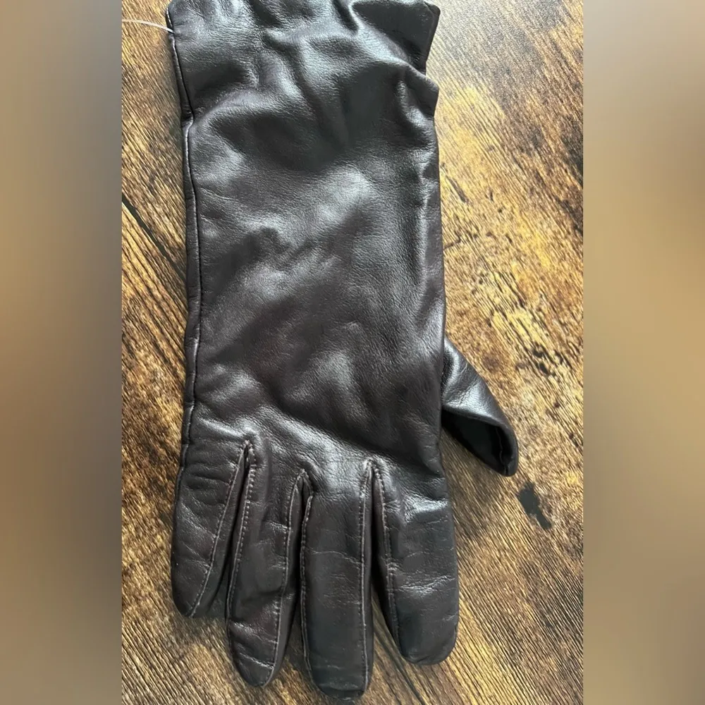 VINTAGE: Aris | womens leather, cashmere lined driving gloves. Size: 7 - Image 6