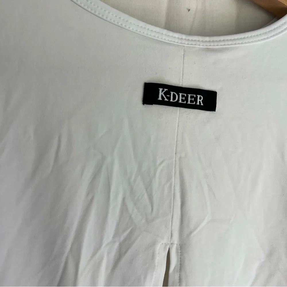 Kdeer split back T shirt white small - Image 3