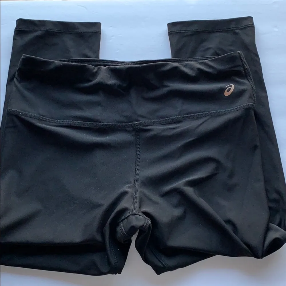 ASICS Black Cropped‎  Leggings - Image 2