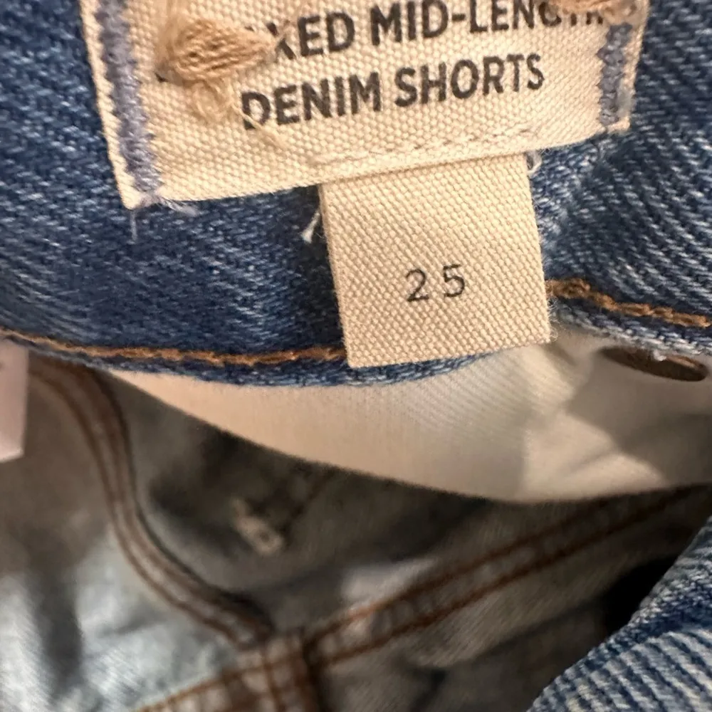 Madewell Relaxed Mid-Length Distressed Denim Shorts | Size 25 - Image 3