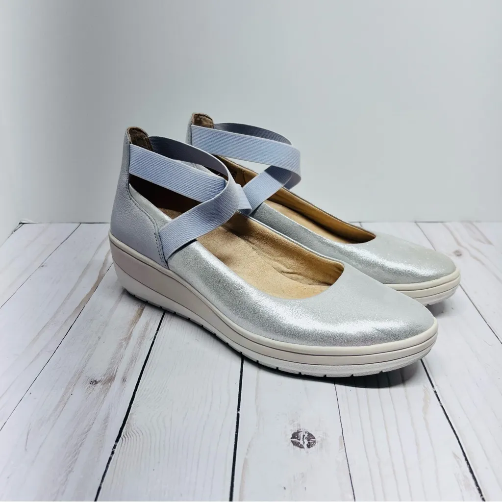 Vionic Ellery Nubuck Supportive Metallic Leather Wedges in Blue Haze Size 7 - Image 3