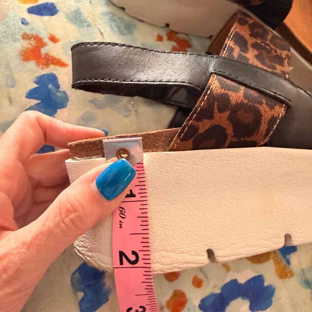 OTBT  8 Nova Leopard Print Platform Flatform Sandals GUC - Image 10