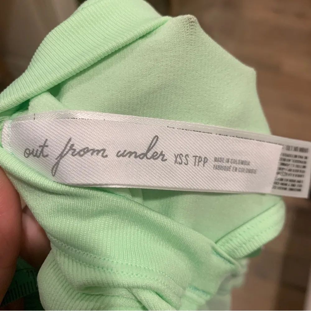 Urban Outfitters Out From Under Asymmetrical Keyhole Bra Crop Top Sz XS - Image 5