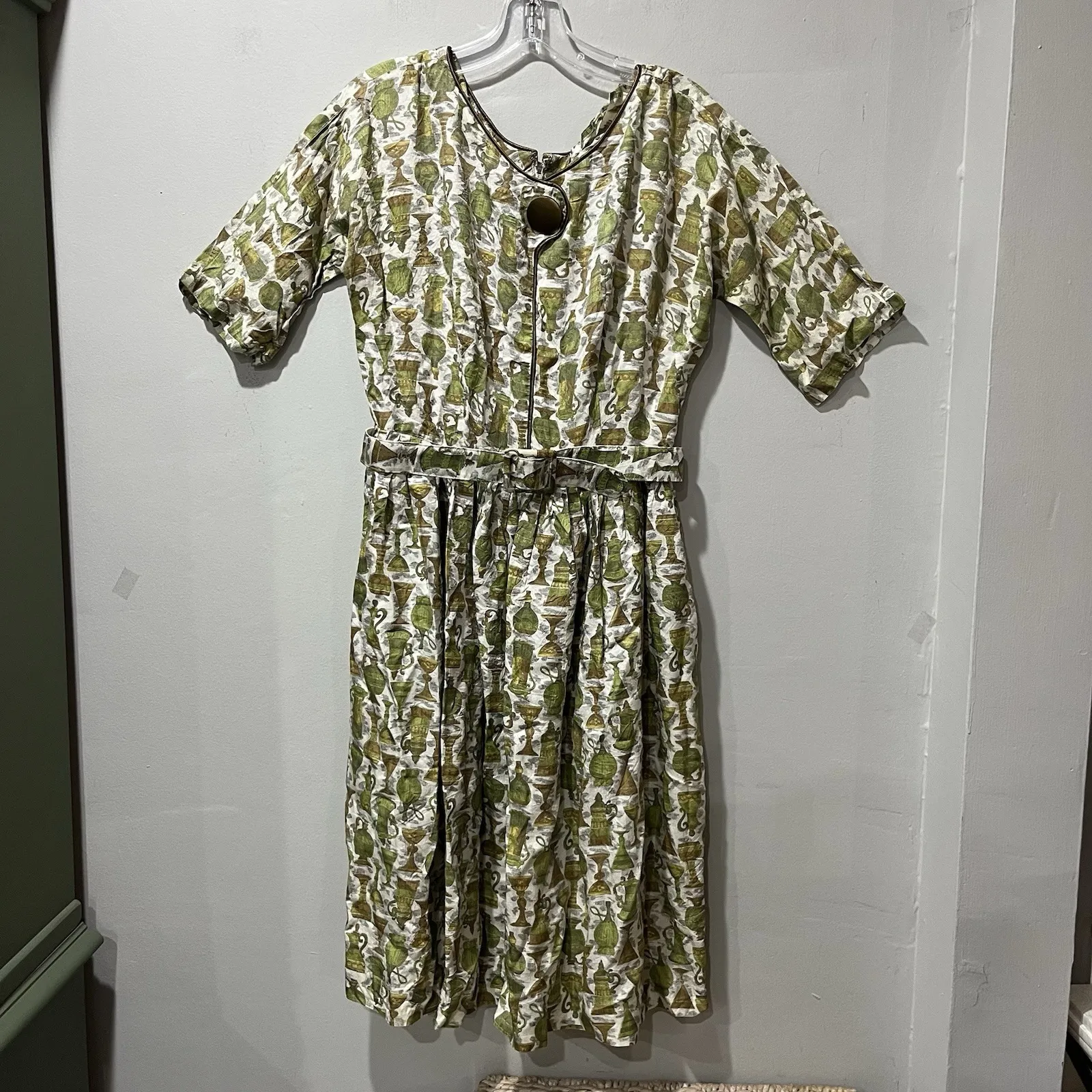 Vintage Handmade 60s Midi Dress with Belt Sz 8 Vase Pattern Short Sleeve Zipper Green - Image 3