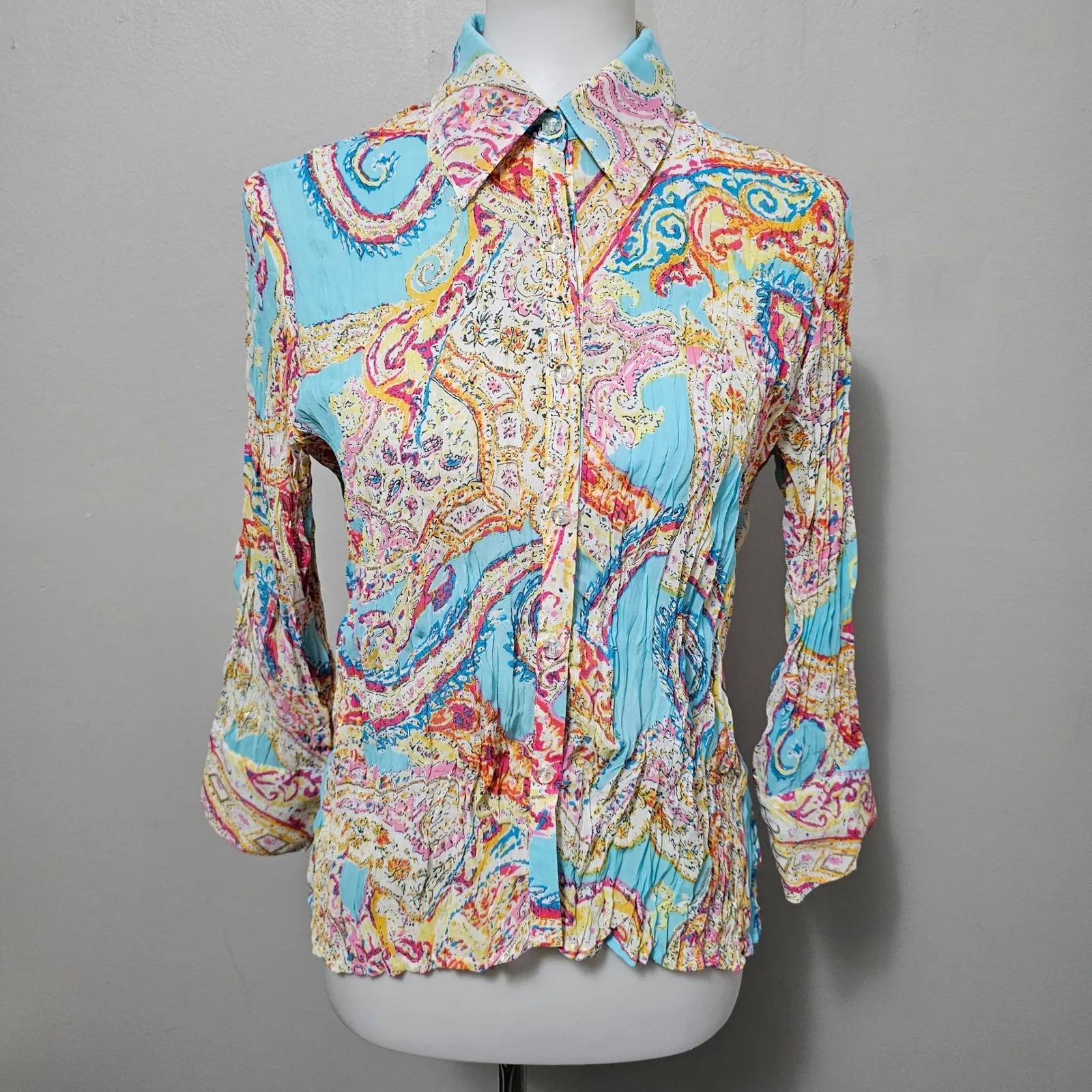 Essentials by Milano Blue Paisley Print Crinkle Button Up Shirt Size M Artisan Size M - Image 2