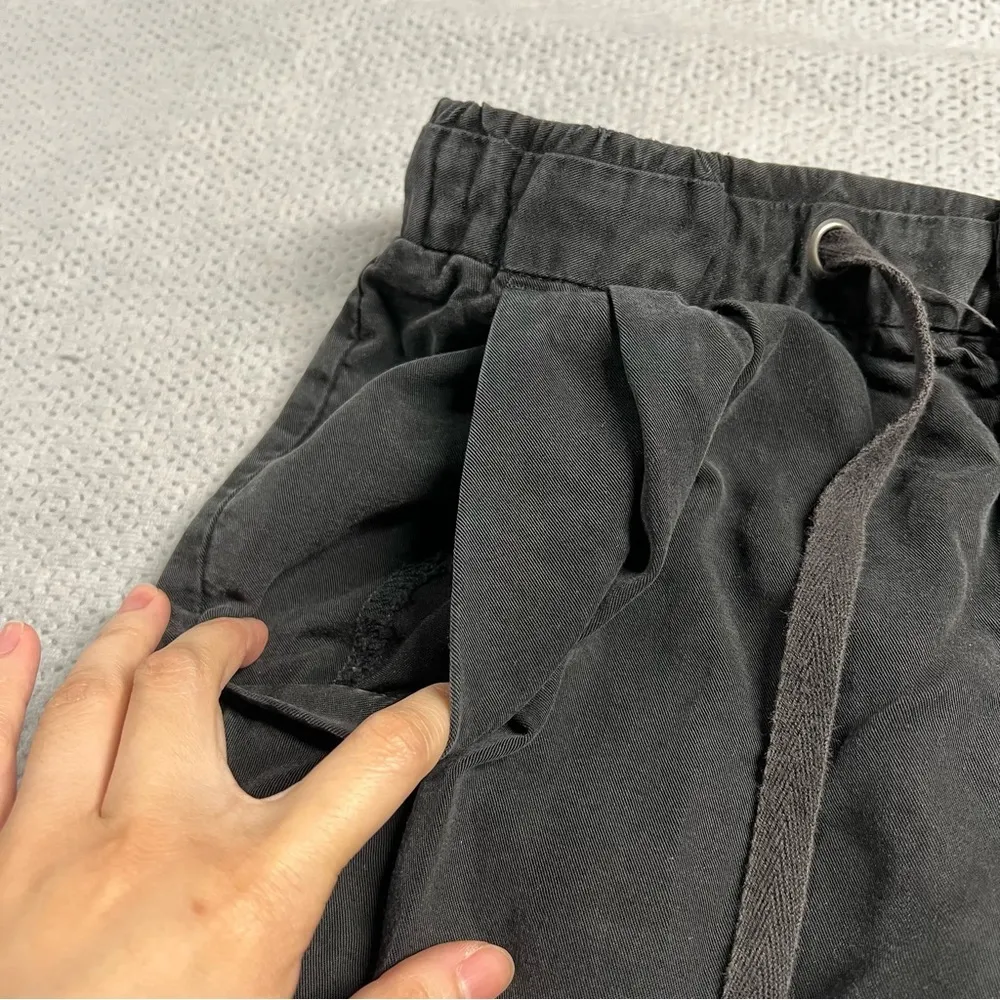 Outfitters AEO Charcoal Gray Pull On Soft Cargo Pants Size 0 EUC - Image 3