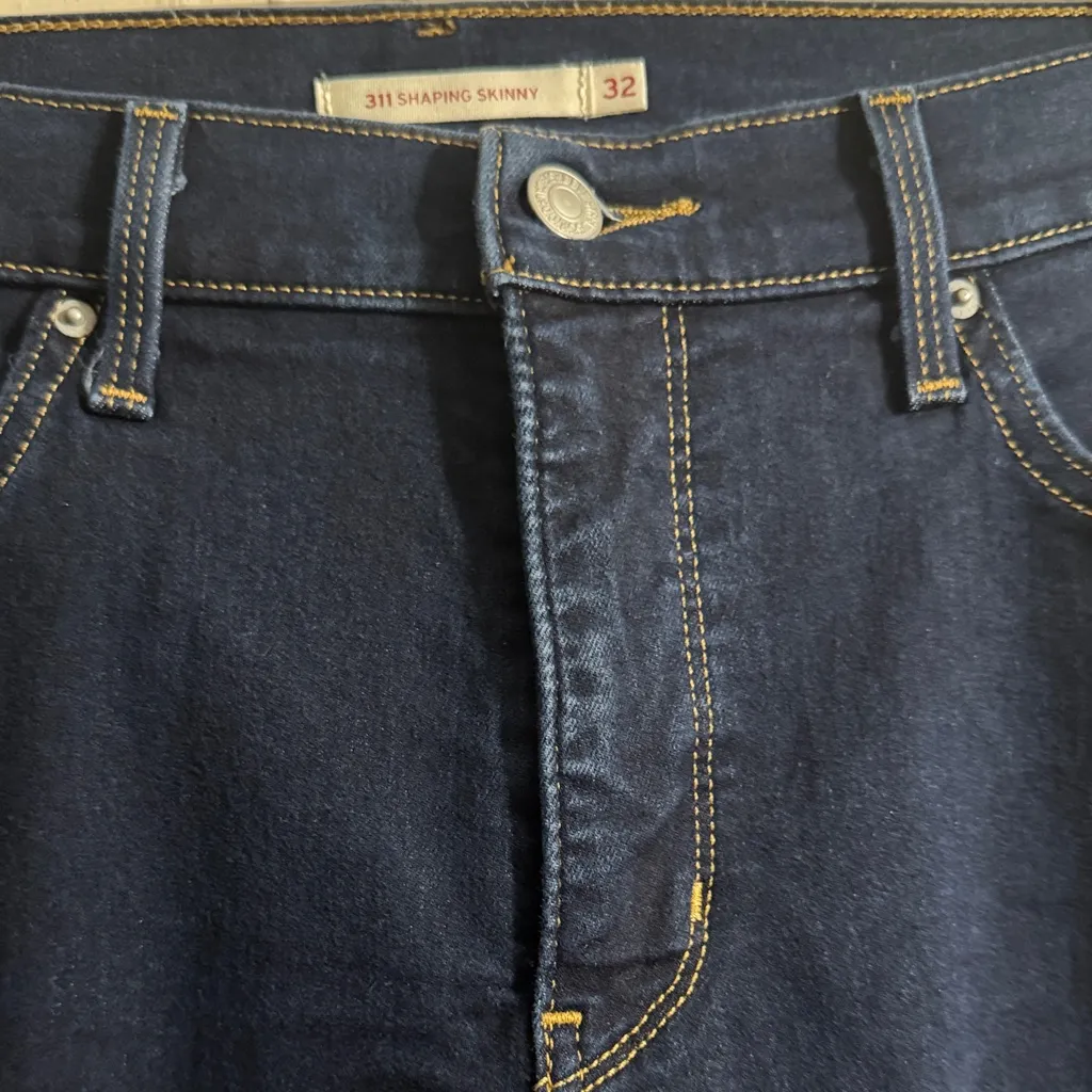 Levi's 311 Shaping Skinny Jeans - Image 4