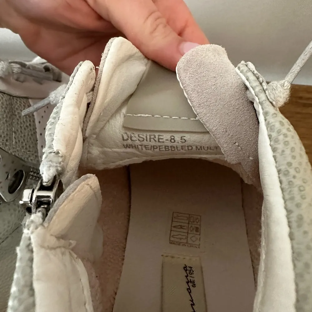 Vintage Havana Sneakers - Image 5