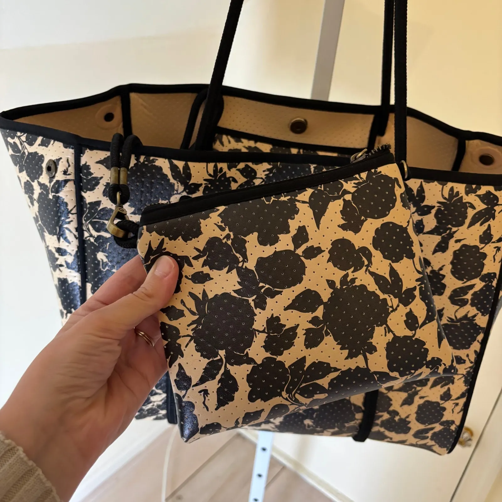 Anthropologie NWOT Hazel Neoprene Large Tote Bag Black Cream Floral - Image 3