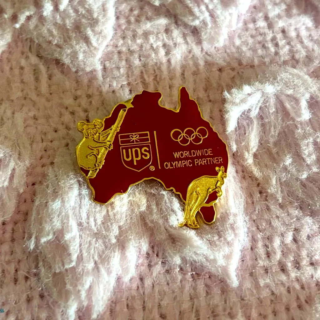 UPS Olympic Partner Australia Pin 2000 vintage rare Gold - Image 9