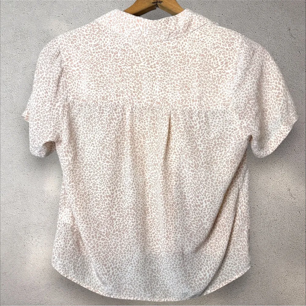 Rails Maui White Mini Cheetah Top Silk Short Sleeve Button‎ Down Shirt Size XS - Image 5
