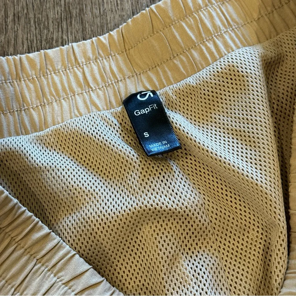 Tan track pant with white stripe - GAP Fit - Image 6