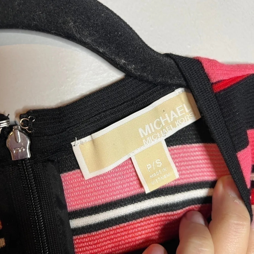 🌺 Michael Kors striped peplum tank top - Image 3