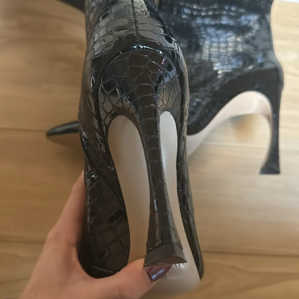 KYRA 100 CROCCO BOOT BLACK - Image 5