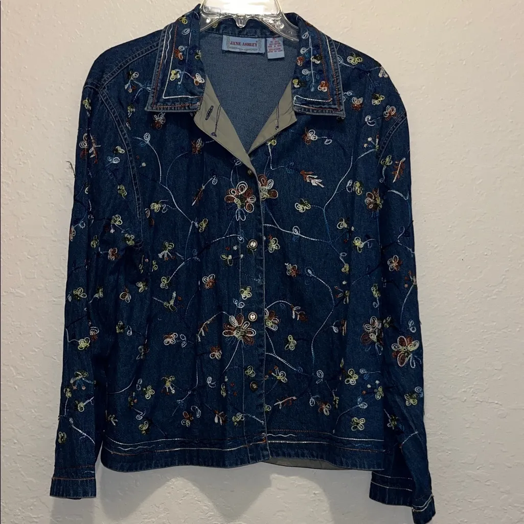 Vintage Jean Jacket with Embroidered Flowers Size M - Image 2