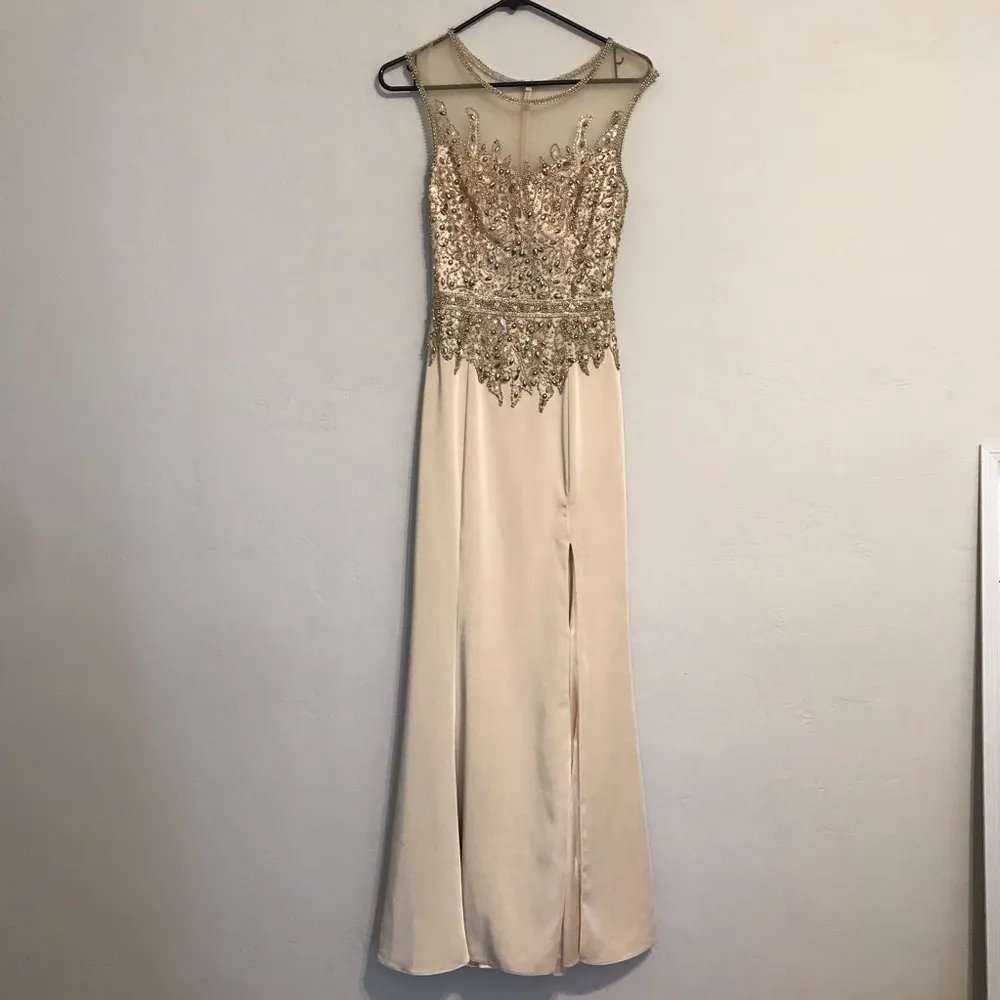 Bicici & Coty Beige Embellished Beaded Prom/Evening/Formal Gown Dress - Image 4