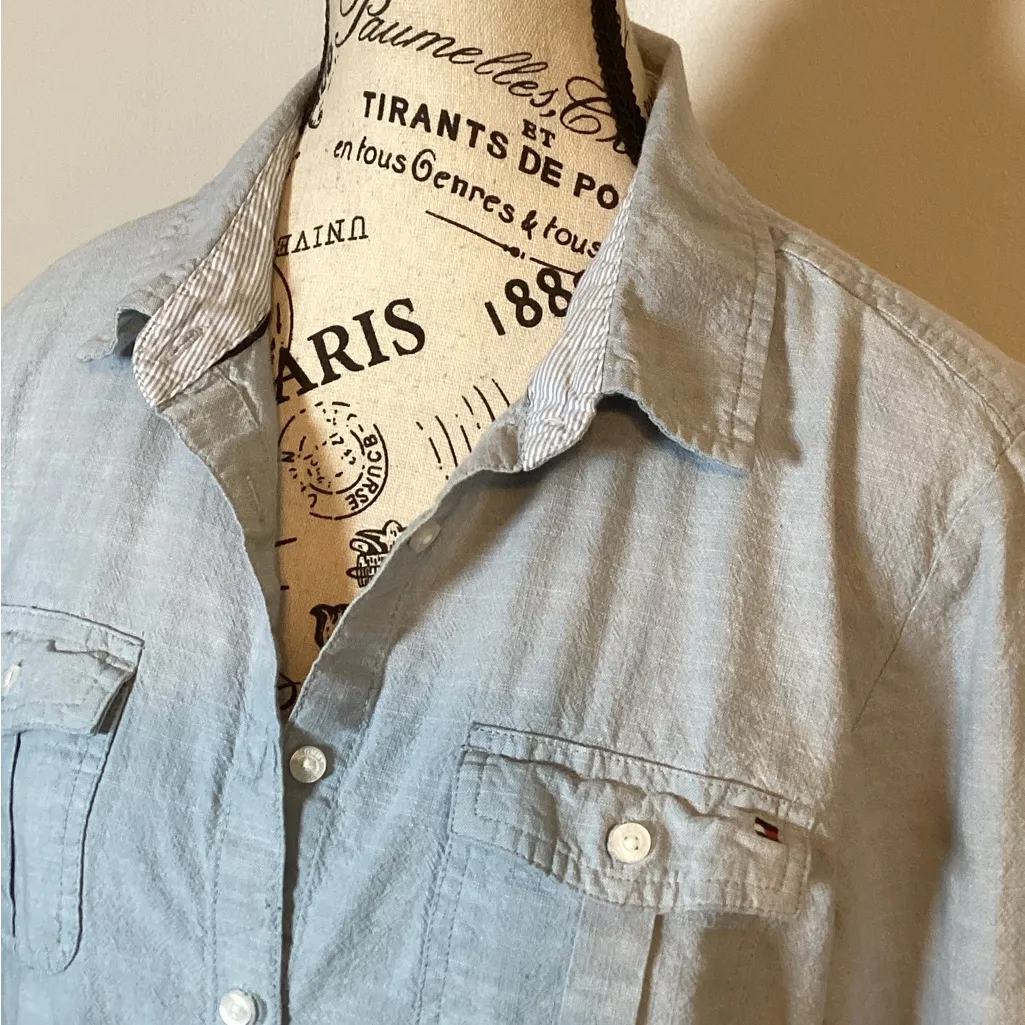 TOMMY HILFIGER WOMENS ROLL TAB SLEEVE BUTTON DOWN DENIM TOP 100% COTTON SZ LG - Image 2
