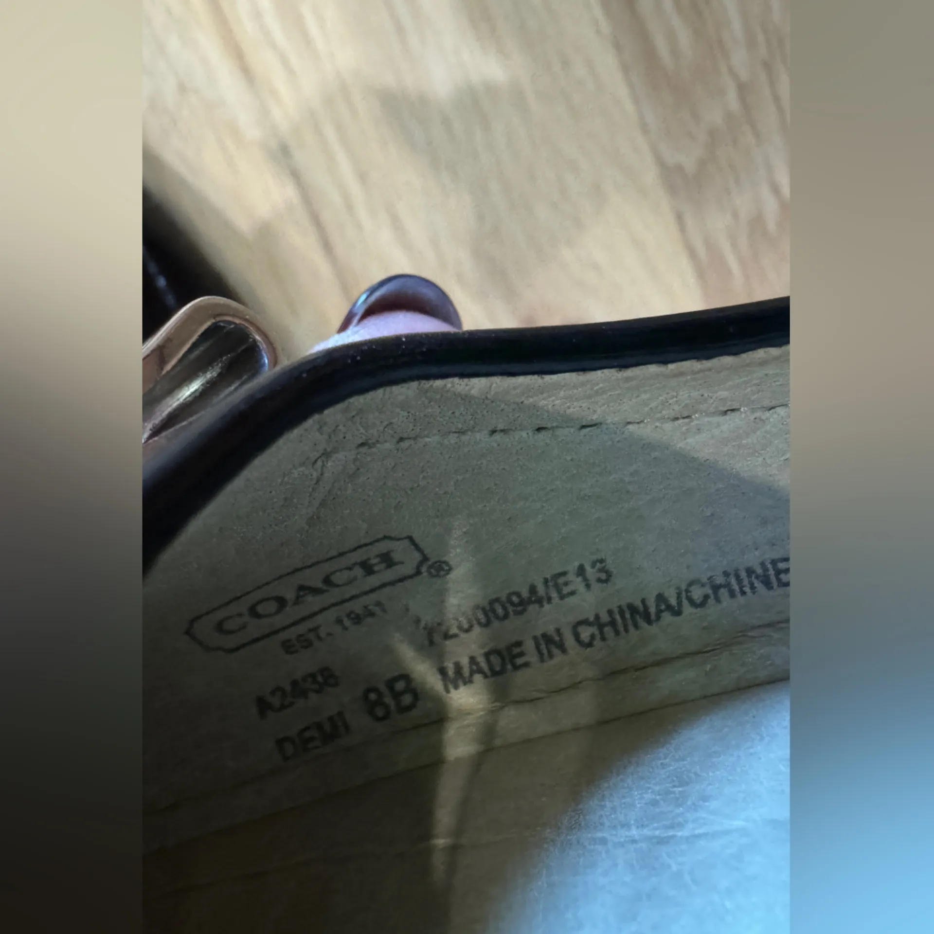 Coach 1941 black patent leather bow flats size 8 - Image 2