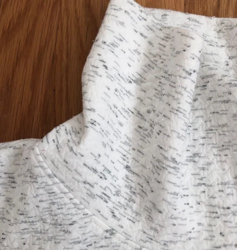 Reebok Womens White/Gray Quilted Sweatshirt XL - Image 5