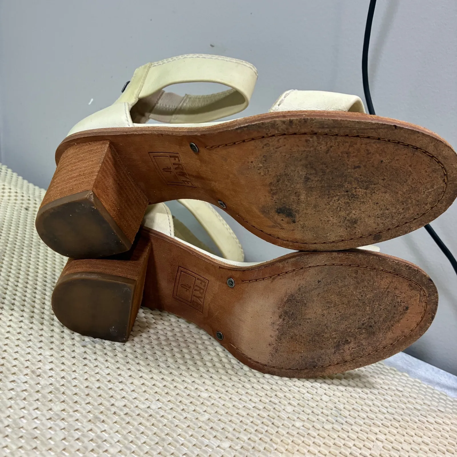 FRYE Brielle Bias Cream Leather Back Zip Ankle Strap Block Heel Sandals 7 - Image 14