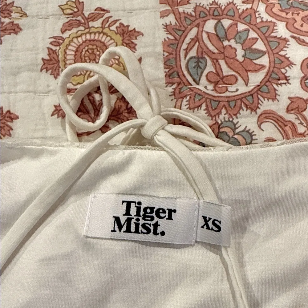 TIGER MIST Campbell White Lace Shoulder Tie Crop Top - Image 2