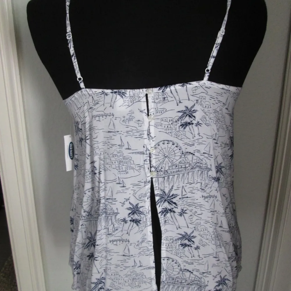 NWT - Old Navy Spaghetti Strap Top - Size Medium - Image 3