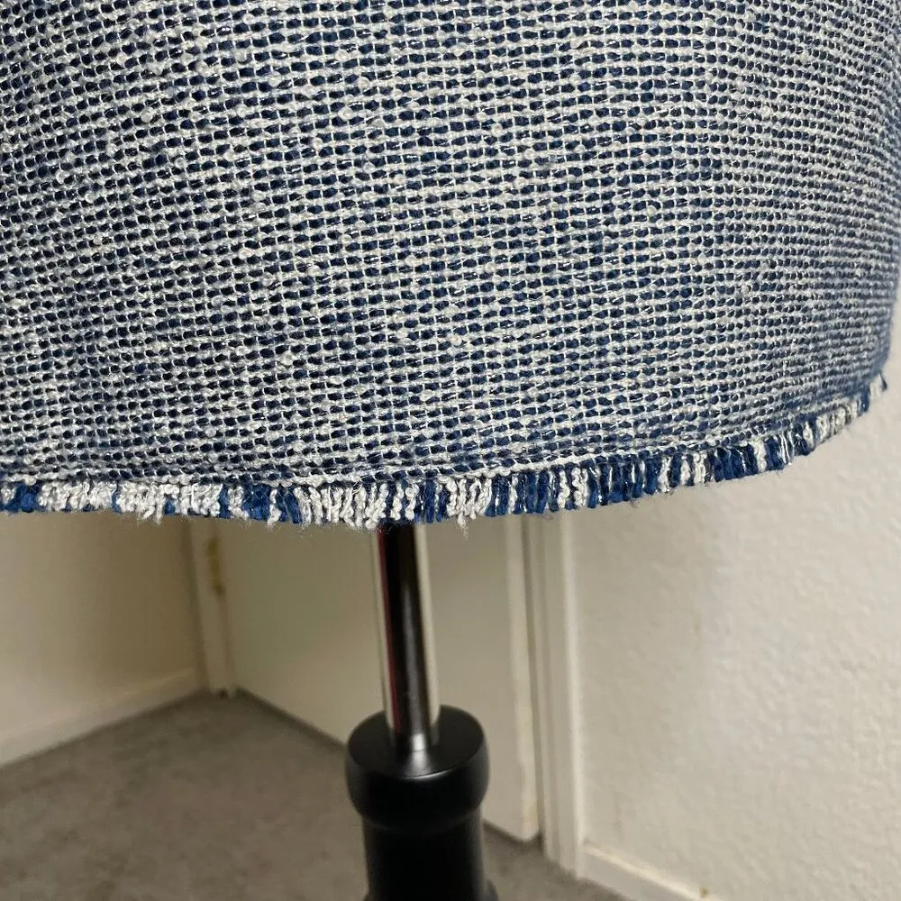 Banana Republic Women's Blue Tweed Fringe Hem Mini Skirt With Pockets Sz 2 - Image 3