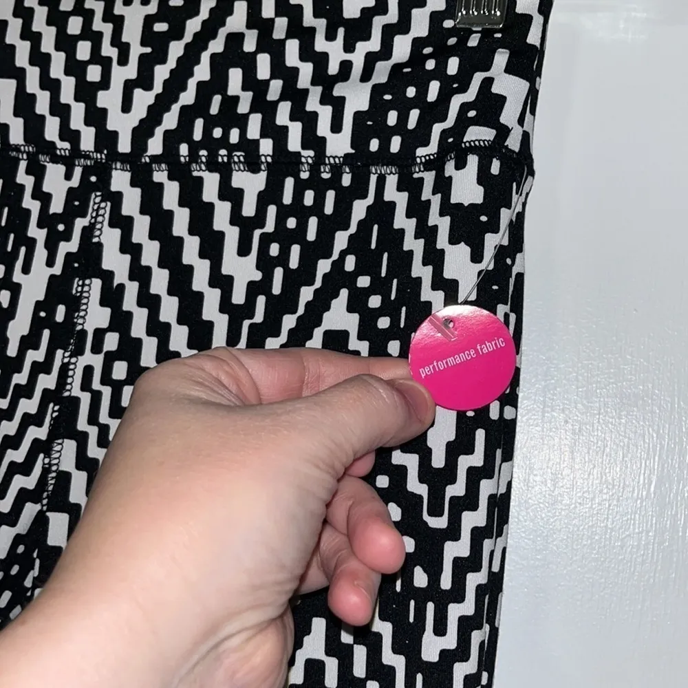 Flirtitude Crop Capri Leggings Yoga Pants Women’s XS Extra Small - Image 4