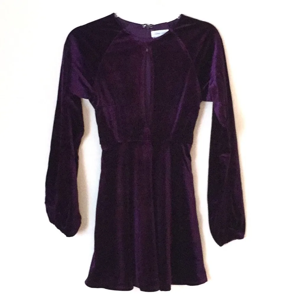 Lovers + Friends Revolve Nettie plum purple velvet dress - Image 4