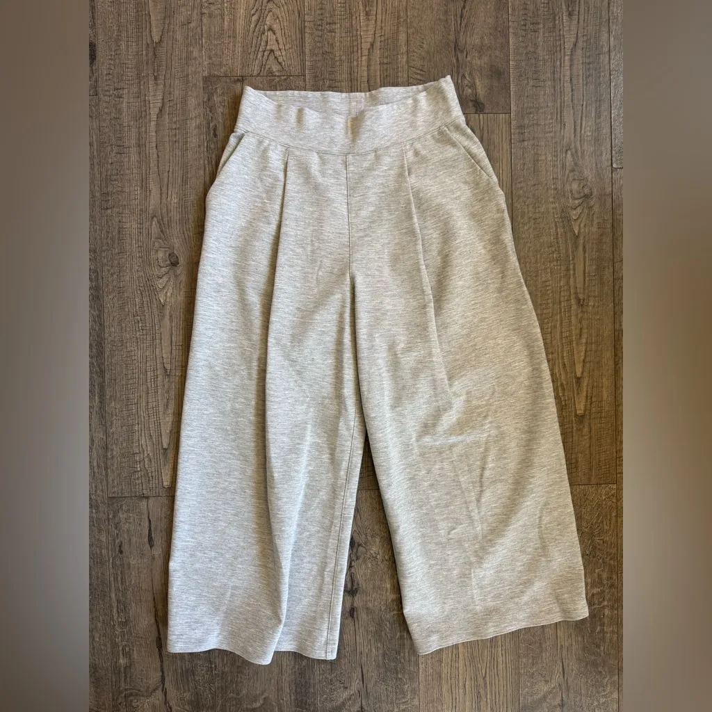 Lululemon Can You Feel The Pleat Crop *21"-Heathered Power Grey- Size 6 - Image 4