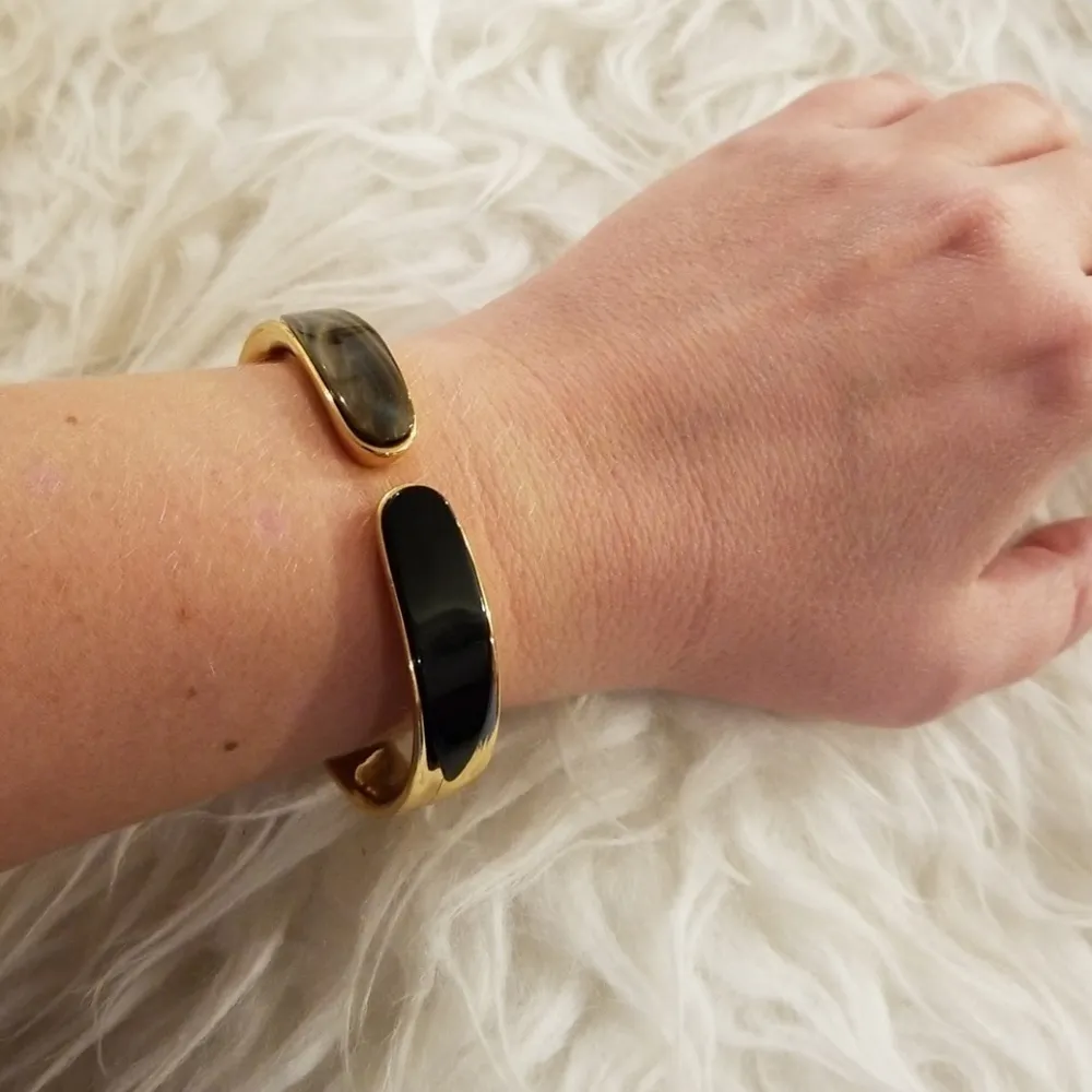 💕TRINA TURK💕 Black Tortoise Hinge Bracelet - Image 3