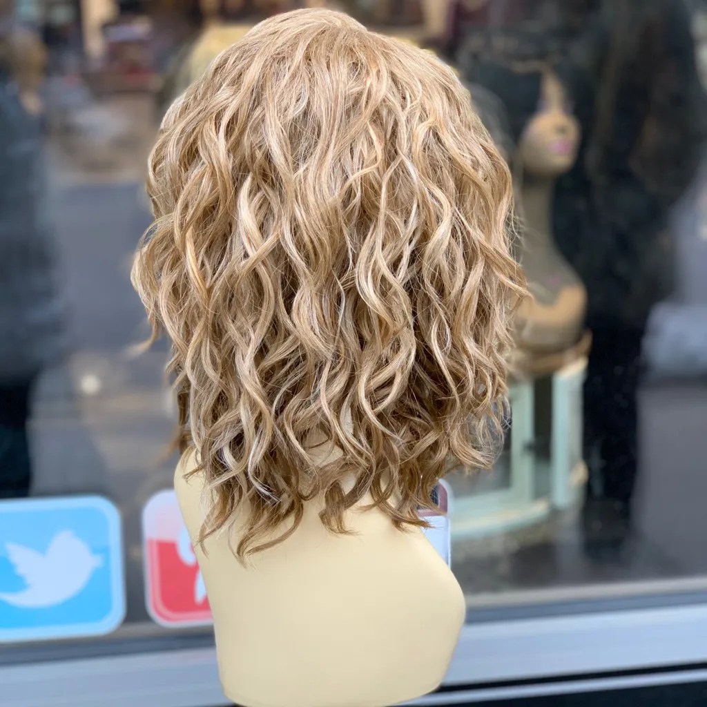 Blonde mix Short Wavy Bob Lacefront Wig 2020 Size 10 - Image 7