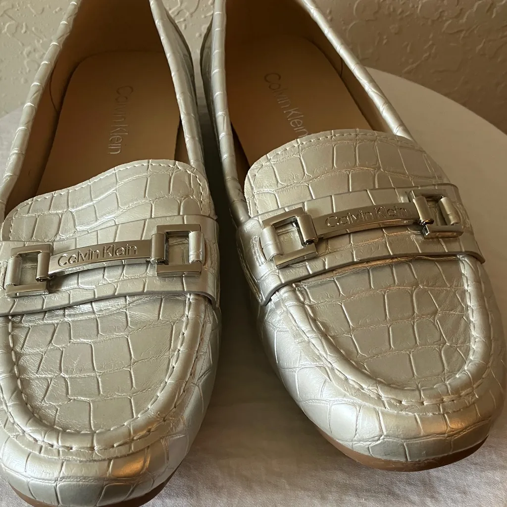 Calvin Klein: Silver Metallic Loafers- Silver Tone- 7 - Image 5