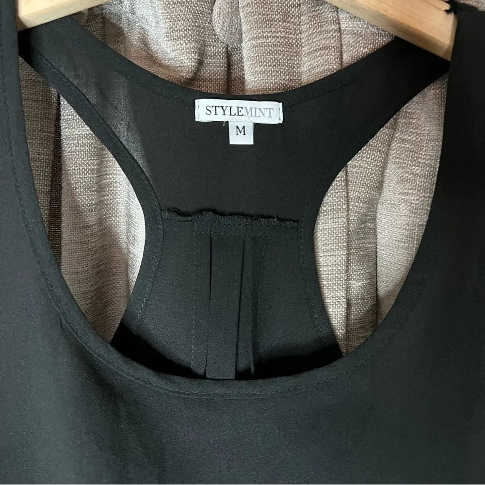 StyleMint Black Racerback Flowy Tank Top Size Medium - Image 3