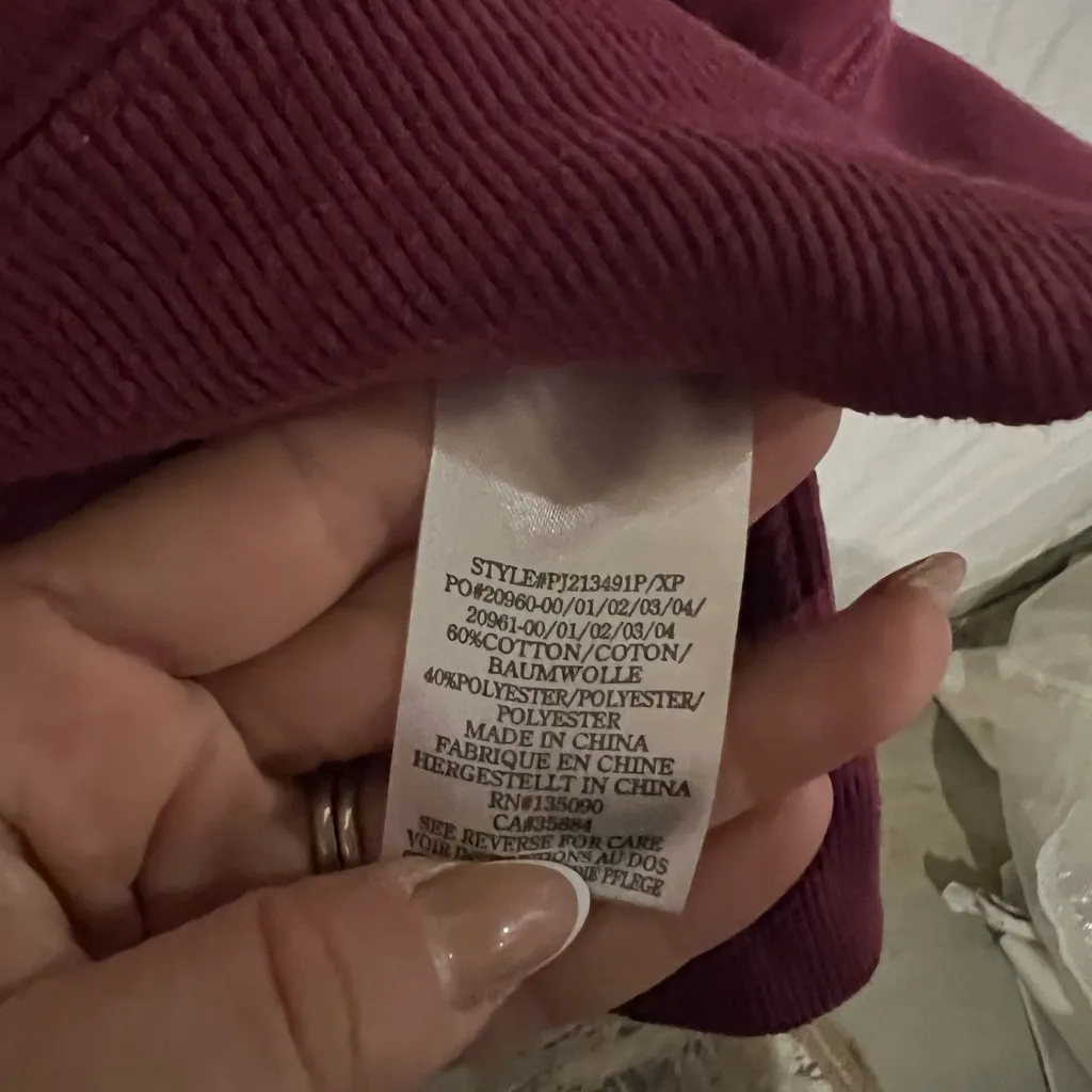 Peloton Maroon Logo Zip Up Hoodie Size Large - Image 4