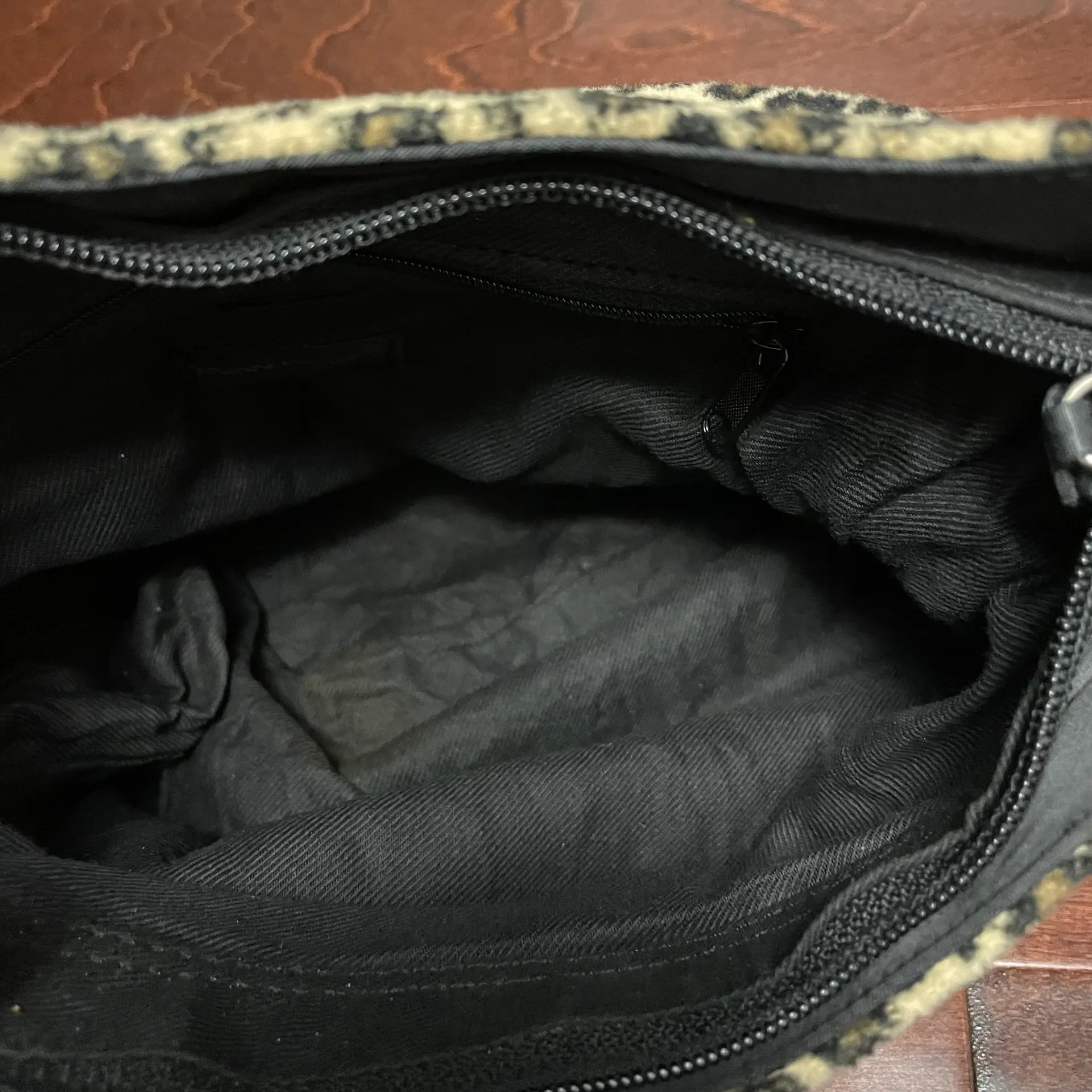 Evan Picone Cream Black Tan Leopard Velvet Shoulder Purse - Image 9