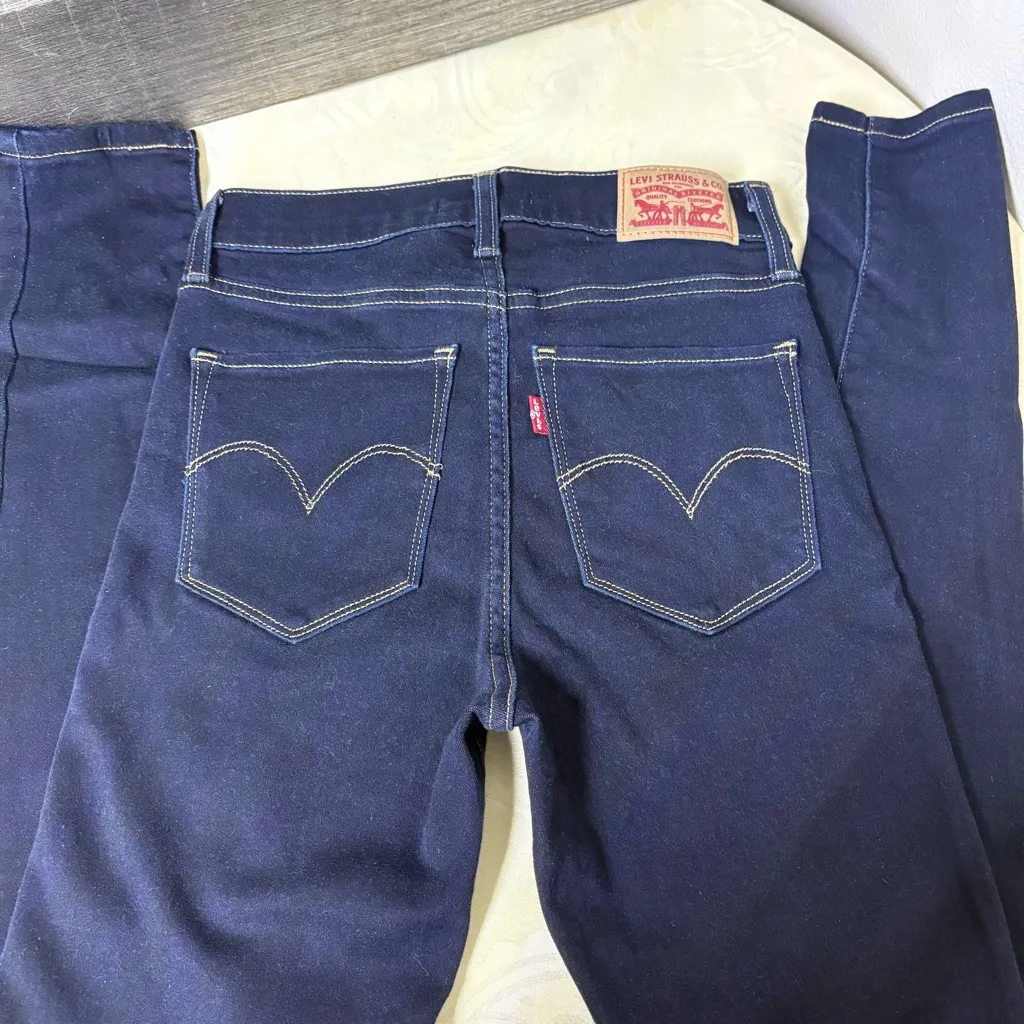 Levi's Women's Dark Blue 720 High Rise Super Skinny - Image 2