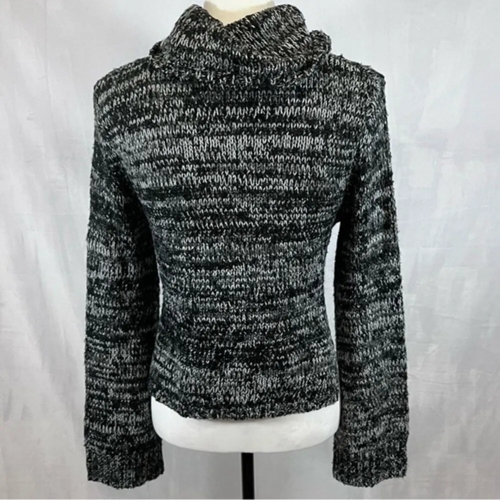 black and gray long flare sleeve cropped turtleneck sweater size XS - Image 4