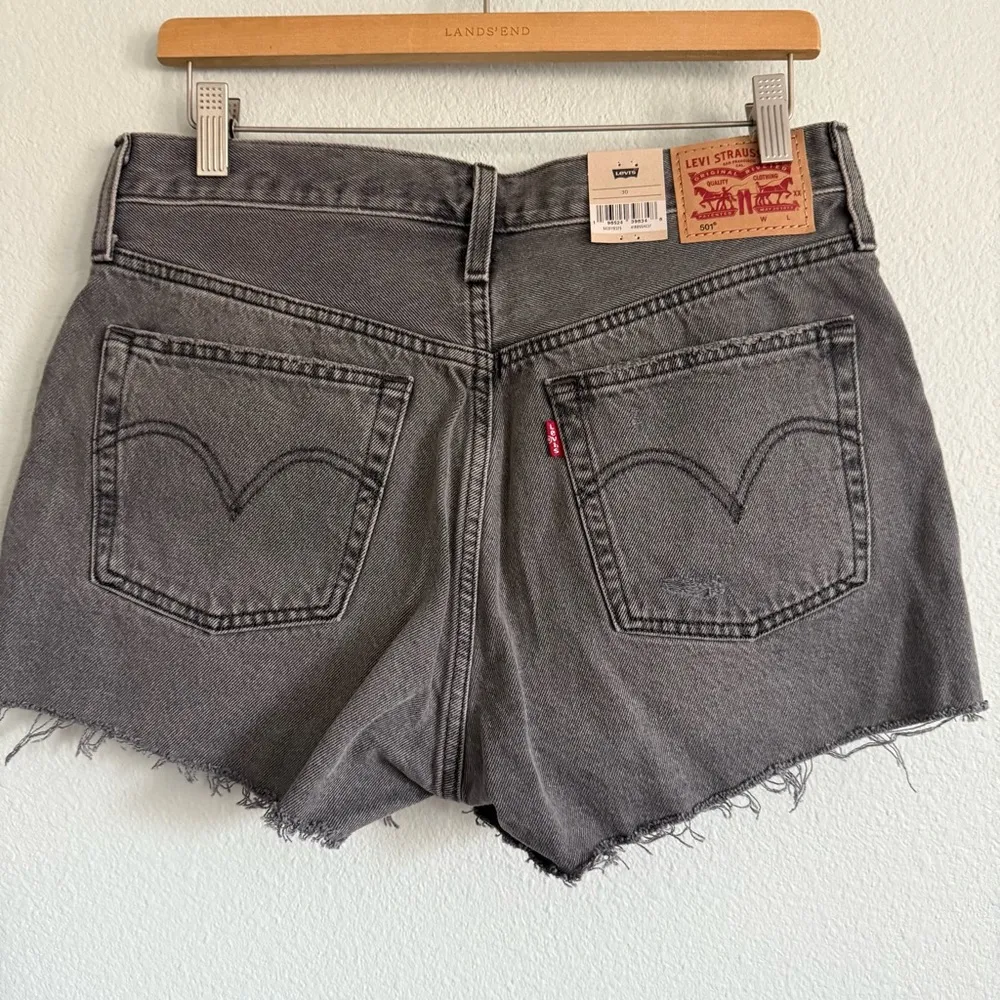 Levi's Premium 501 Original Fit High Rise Shorts in Faded Black. Size 30 - Image 3