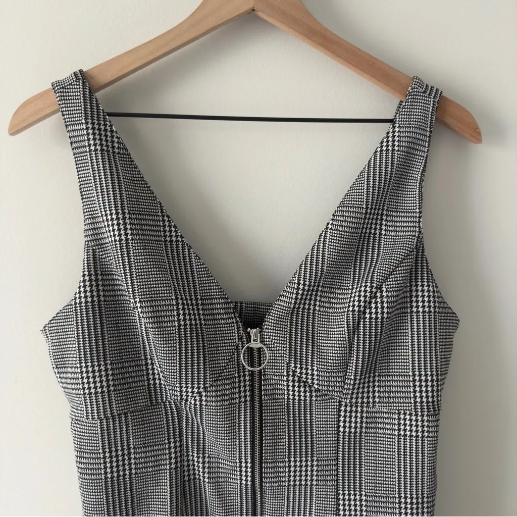 Love Tree Pinafore Plaid Black White mini Dress Full Zip Front Circle Zipper EUC - Image 7