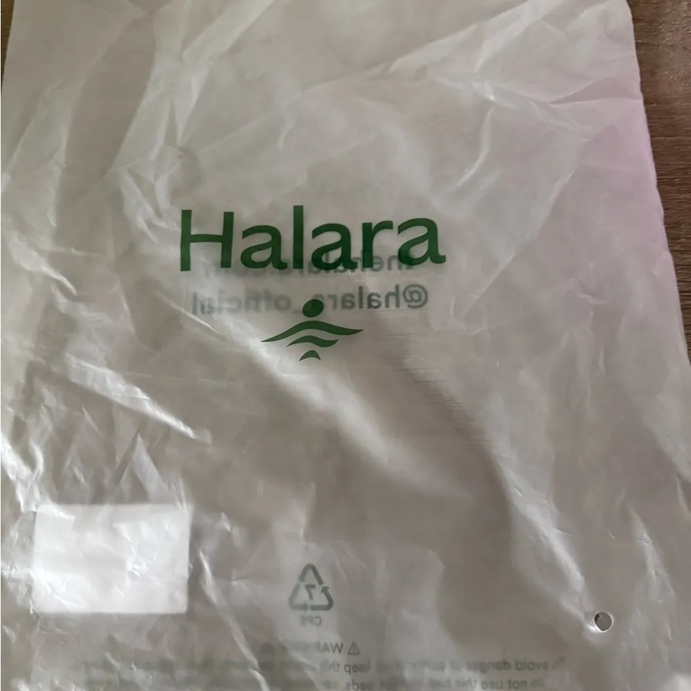 Halara UltraSculpt SoCinched Pocket Leggings in Kashmir Light Green  - Size XS - Image 6