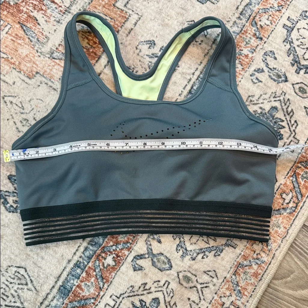 Nike Women's Charcoal and Black Sports Bra size Large - Image 2
