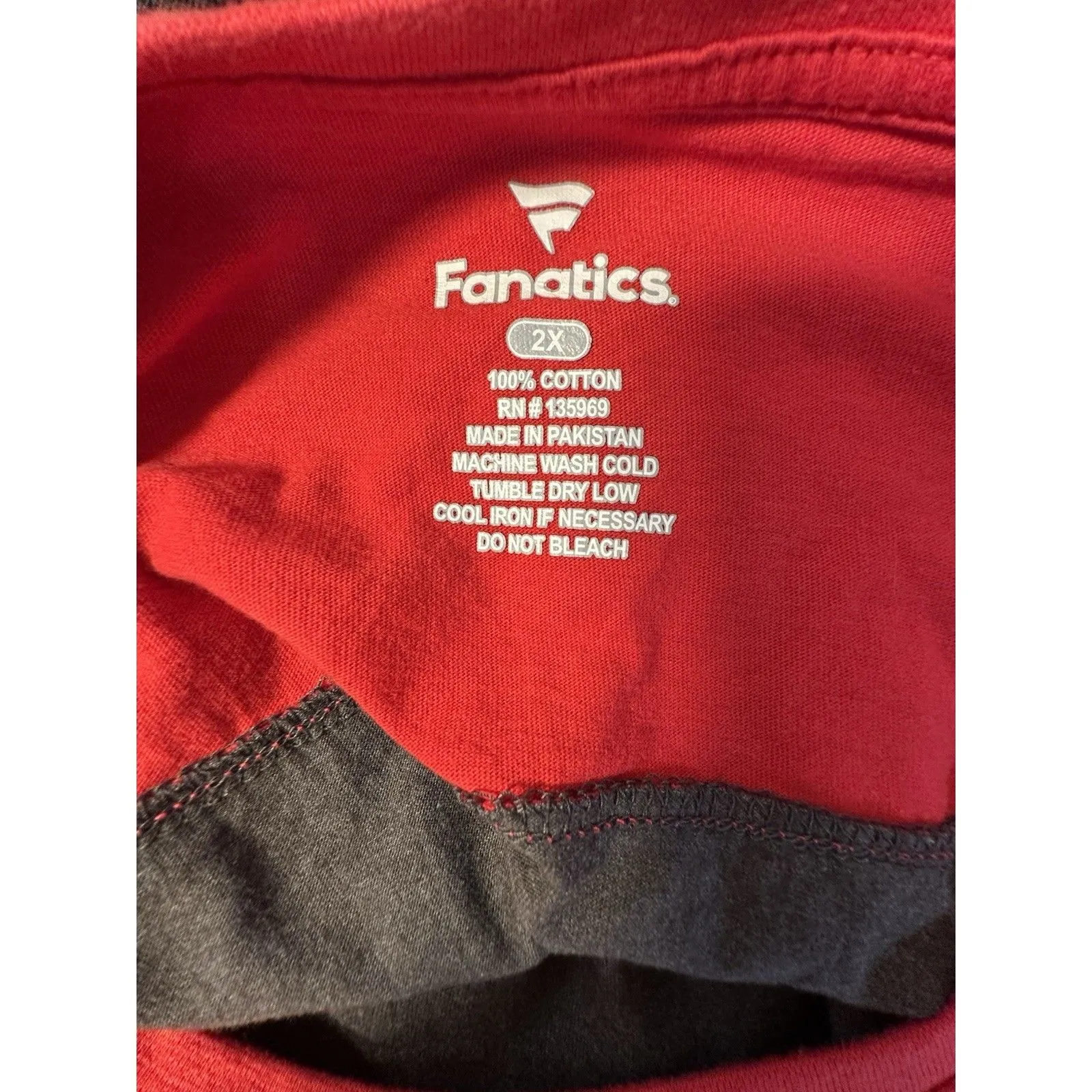 Fanatics Los Angeles Angels Women's Colorblock T-Shirt Red/Black Size 2X - Image 3