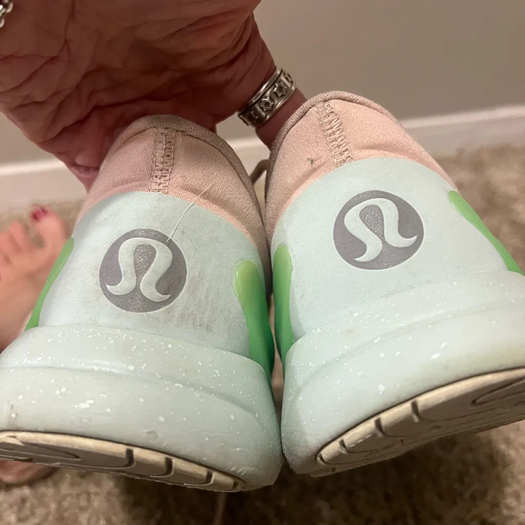 Lululemon  BlissFeel run‎ sneaker 8.5 - Image 6