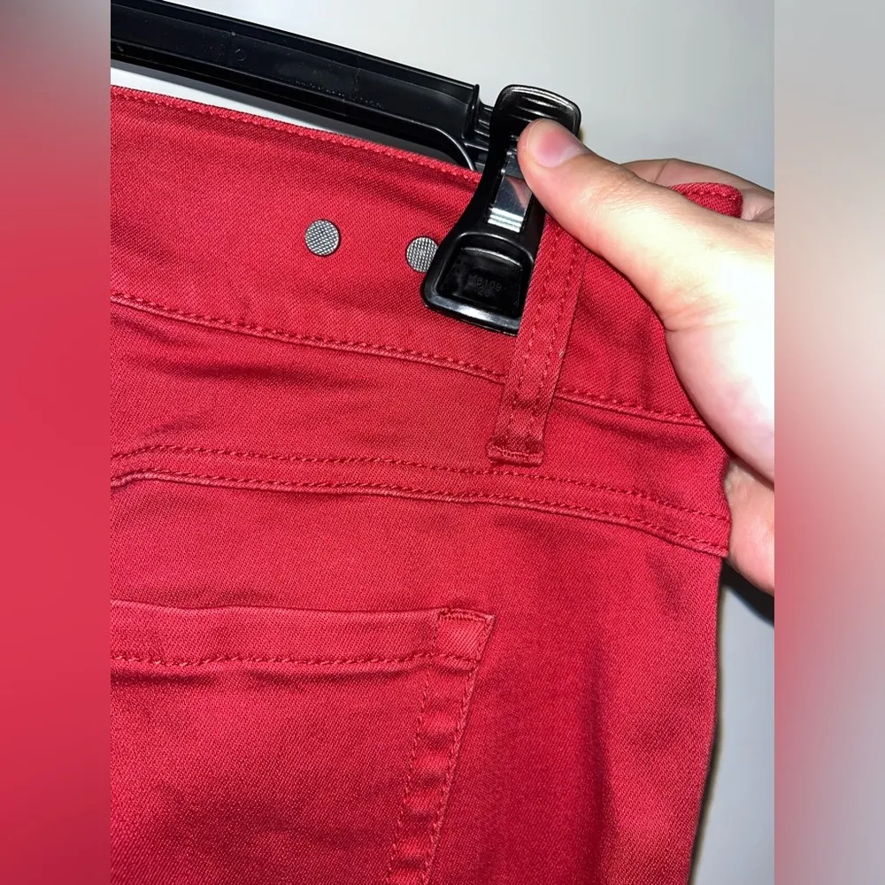 CAbi Maroon Capri Cut Frayed End Trim Hi-Low Crop Zipper Button Jeans Sz 4 - Image 10