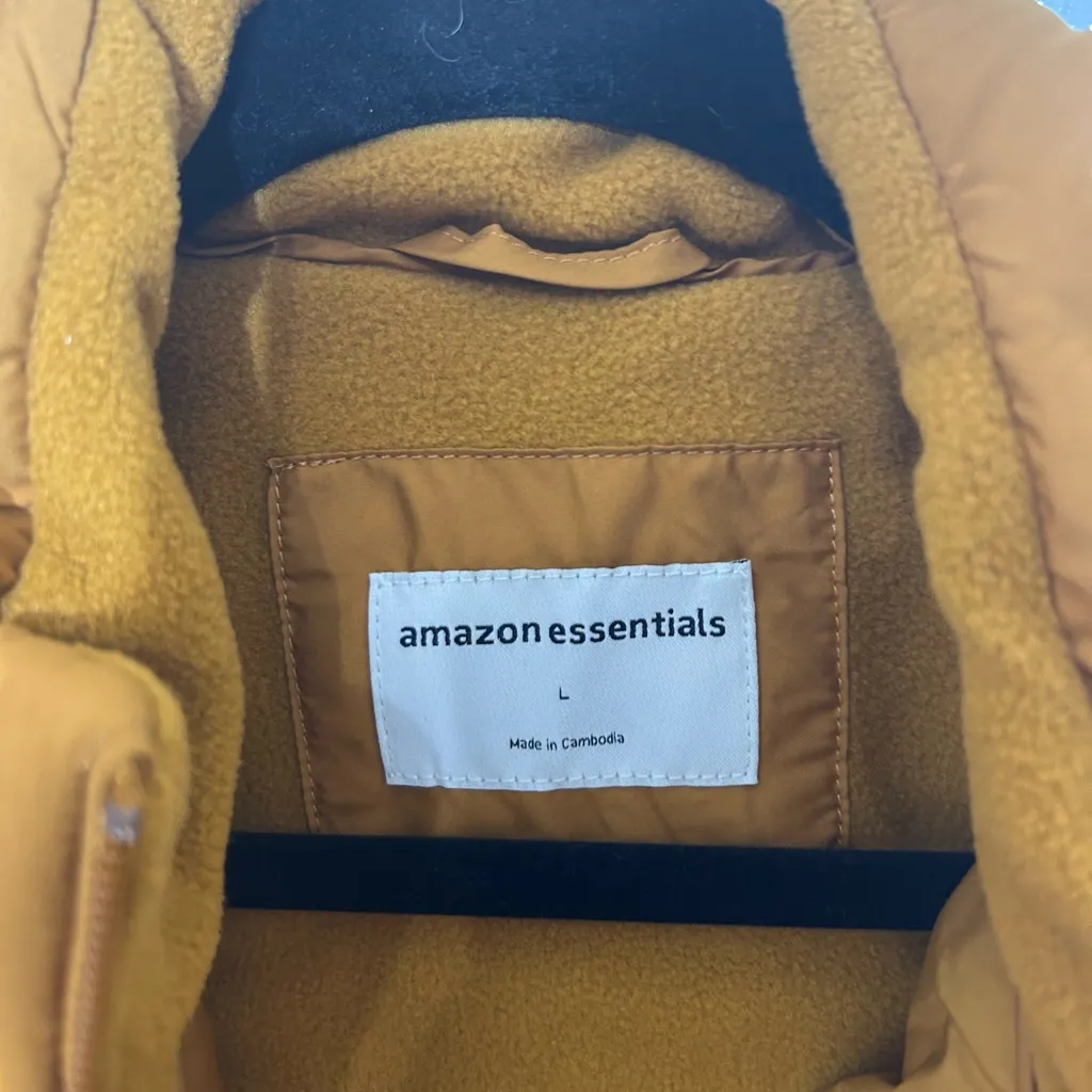 Amazon Essentials Camel Puffer Vest Size Large New With Tags - Image 4