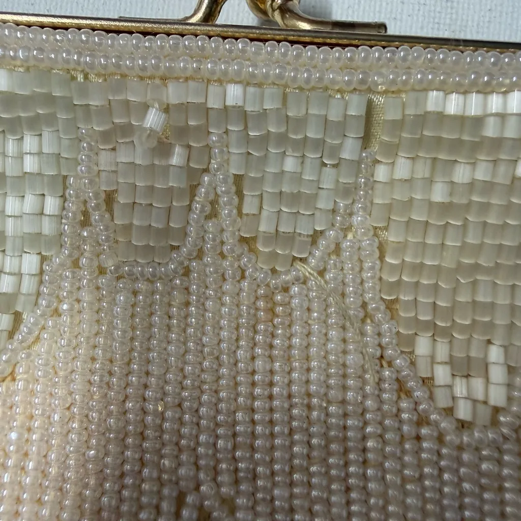Vintage La Regale Ivory/Cream Beaded Clutch - Image 4
