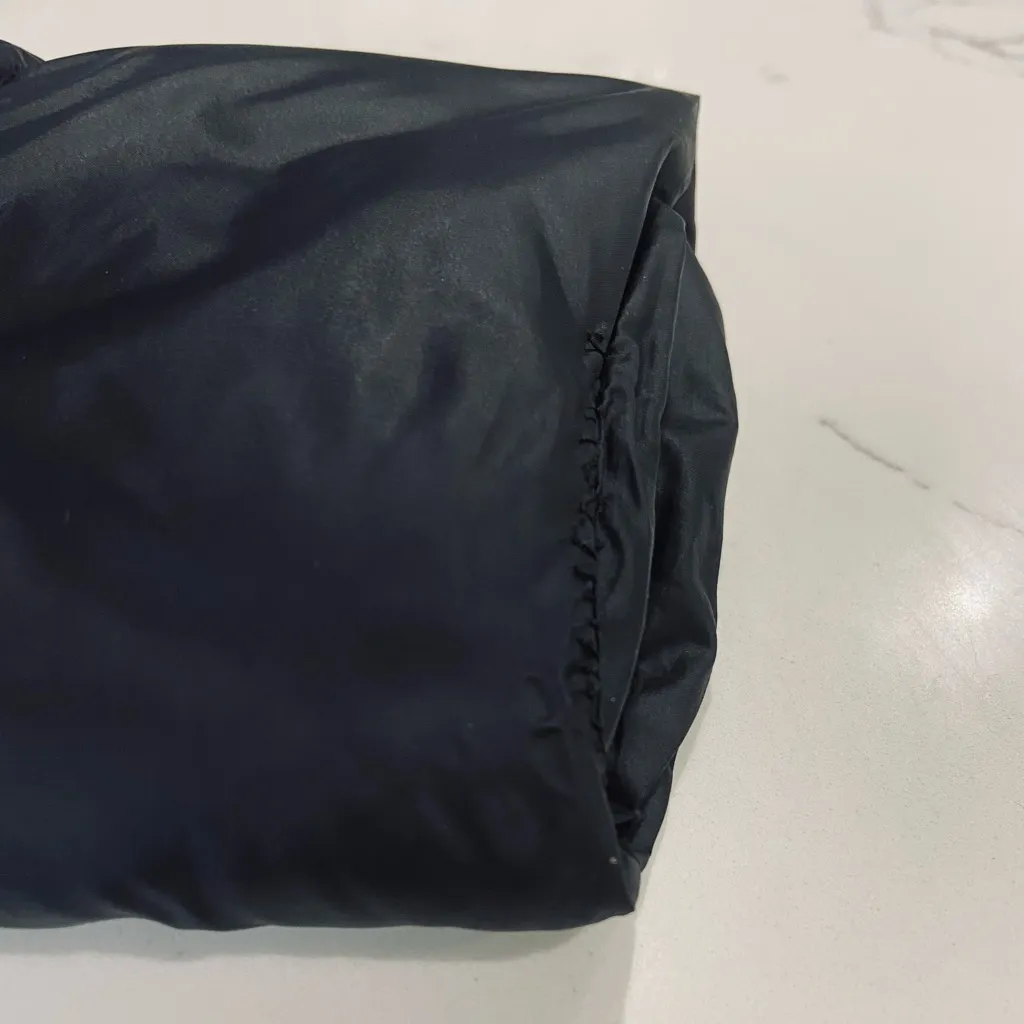 GUESS nylon puffer coat🖤🤍 GUC - Image 12