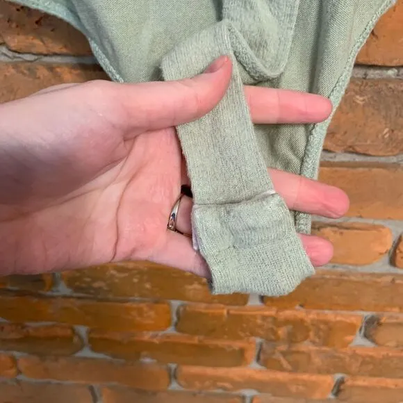 LE LIS Womens Medium‎ Bodysuit Sage Green Tie Shoulder Tank V-Neck Fitted Summer - Image 3