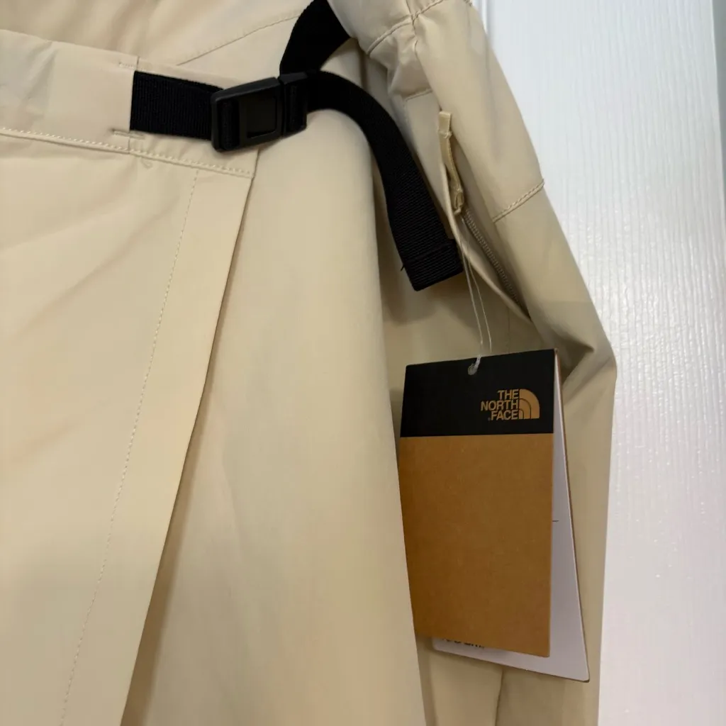 The North Face Beige Cargo SKORT‎ Size 26W - Image 3